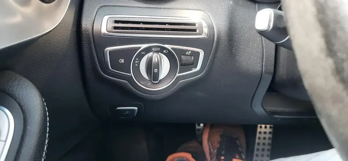 Gebraucht Mercedes C220 AMG 170 PS (125 kW) 2018 Blau Coupé
