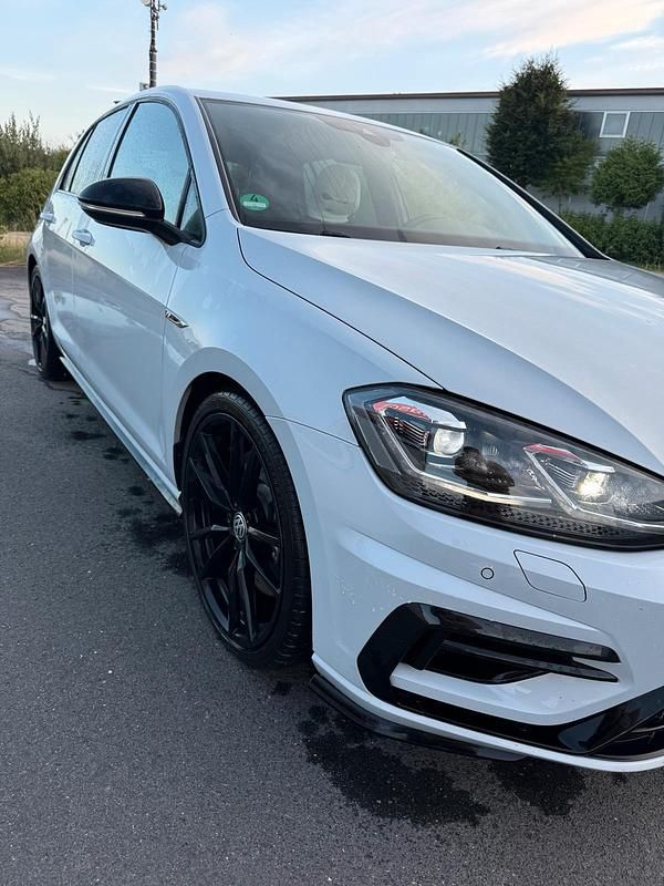 Gebraucht VW Golf VII R 310 PS (228 kW) 2018 Weiß Kleinwagen