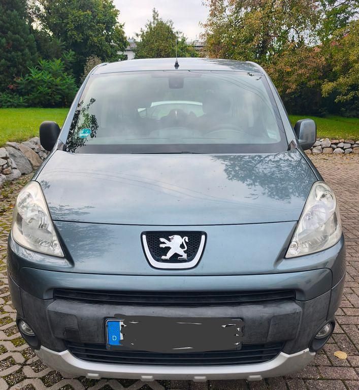 Gebraucht Peugeot Partner Tepee 110 PS (80 kW) 2012 Grau Van / Kleinbus