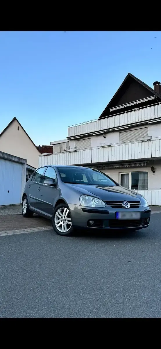 Gebraucht VW Golf V 102 PS (75 kW) 2008 Grau Kleinwagen