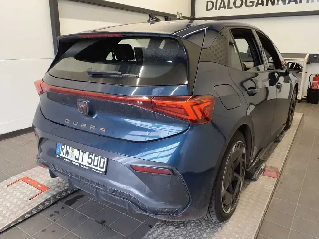 Gebraucht Cupra Born 150 kW (204 PS) 2022 Aurorablau Kleinwagen