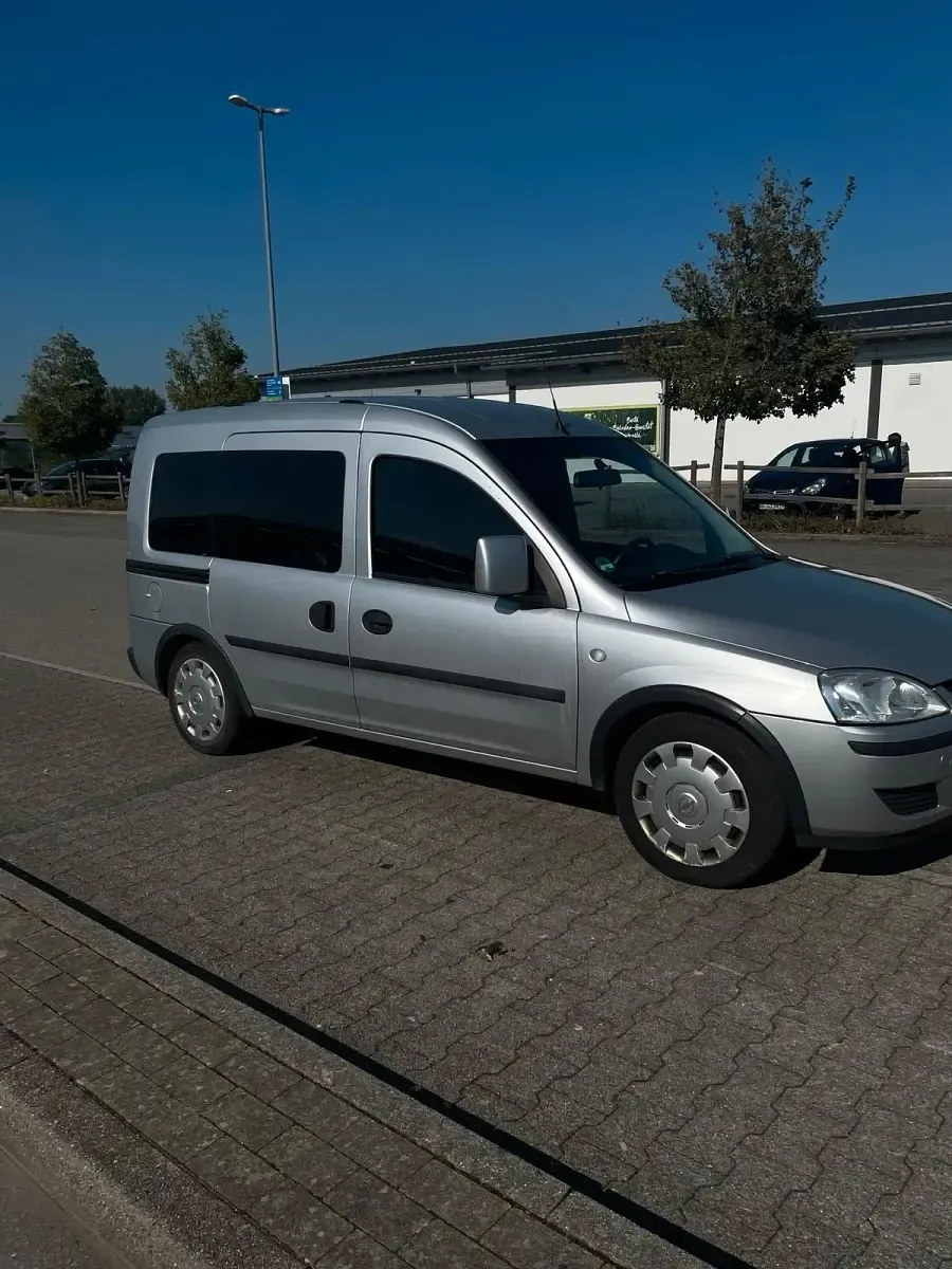 Gebraucht Opel Combo 94 PS (69 kW) 2006 Silber Van / Kleinbus