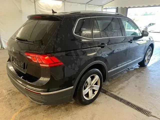 Gebraucht VW Tiguan Allspace Life 200 PS (147 kW) 2023 Deep black perleffekt SUV