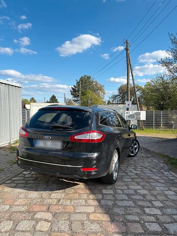Gebraucht Ford Mondeo 140 PS (102 kW) 2011 Beige Kombi