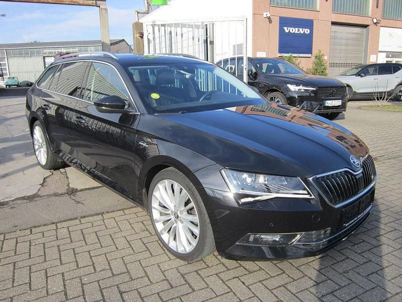 Gebraucht Skoda Superb LAURIN & KLEMENT 190 PS (139 kW) 2019 Schwarz Kombi