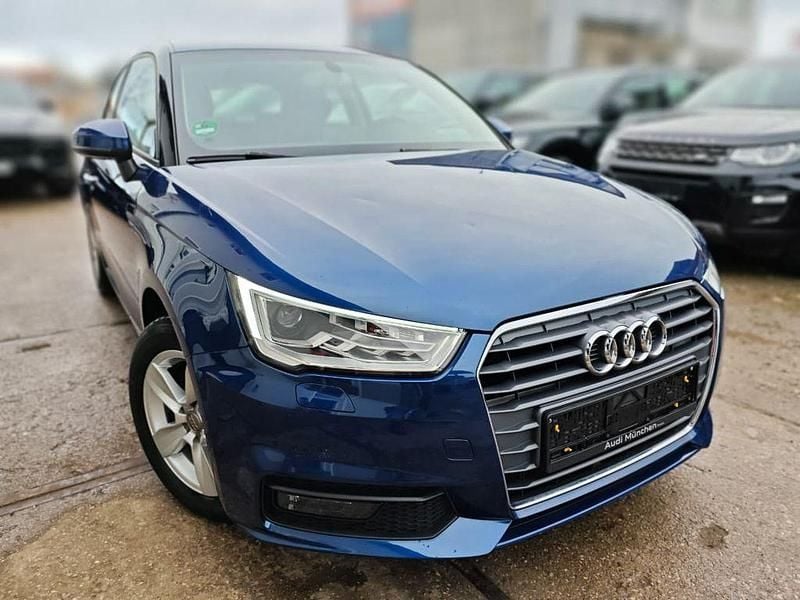 Gebraucht Audi A1 95 PS (69 kW) 2015 Blau Kleinwagen