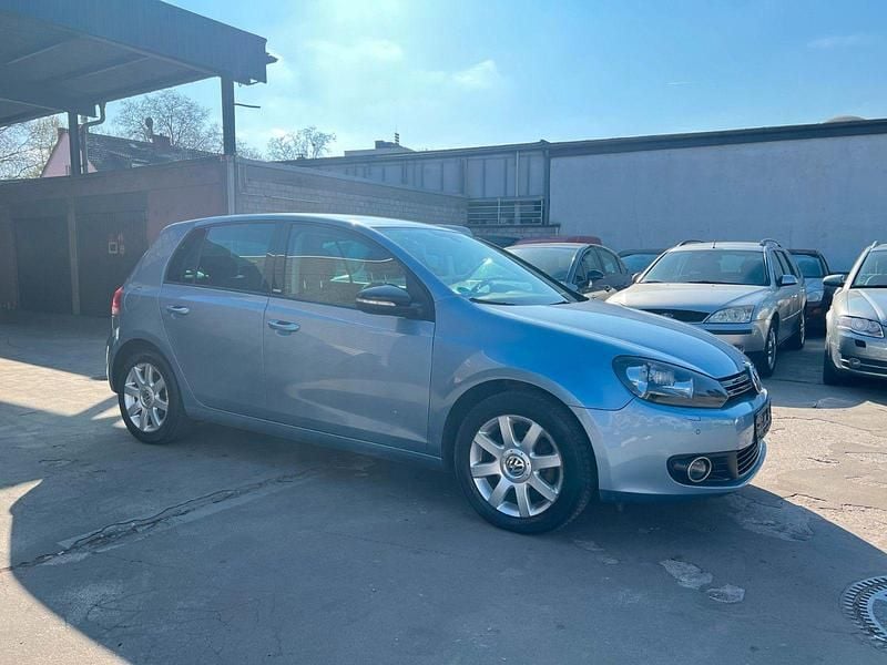 Gebraucht VW Golf VI Style 122 PS (89 kW) 2011 Blau Kleinwagen
