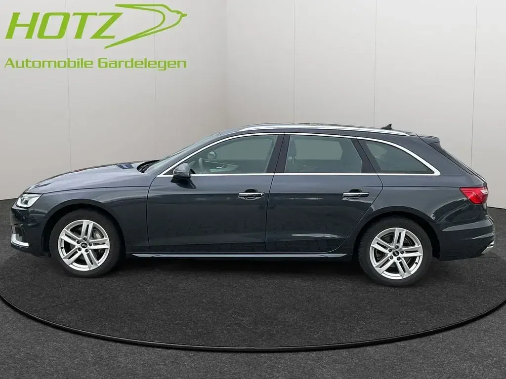 Używany Audi A4 Advanced 204 KM (150 kW) 2023 Szary Kombi