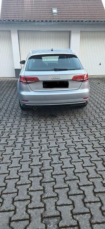 Gebraucht Audi A3 Ambiente 116 PS (85 kW) 2019 Silber Limousine