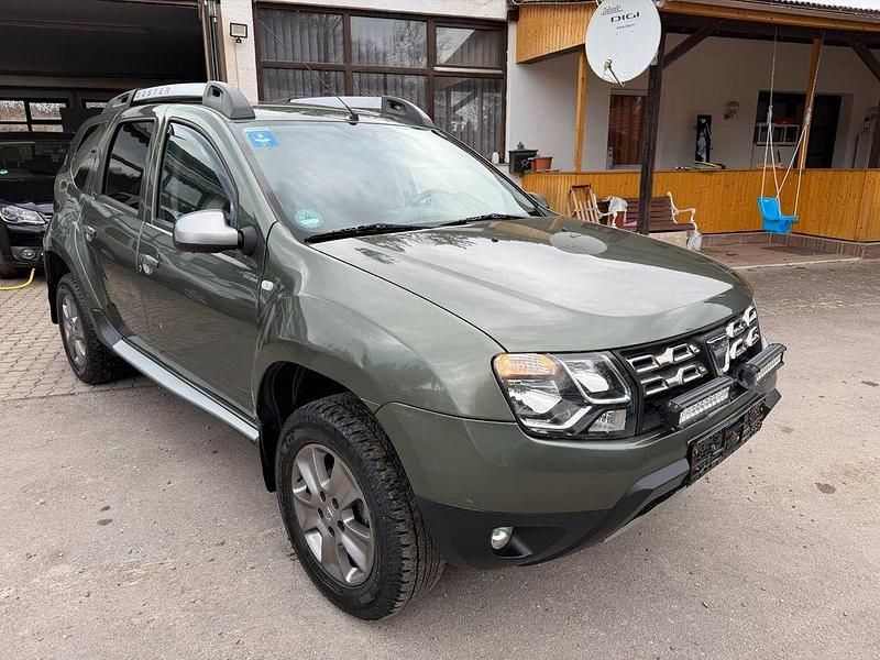 Gebraucht Dacia Duster Lauréate 109 PS (80 kW) 2015 Grau SUV