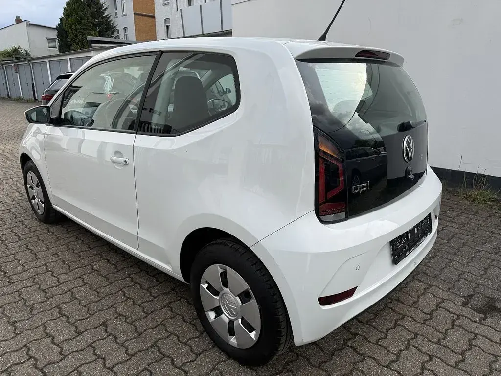 Usado VW up! 65 HP (47 kW) 2021 Branco Citadino