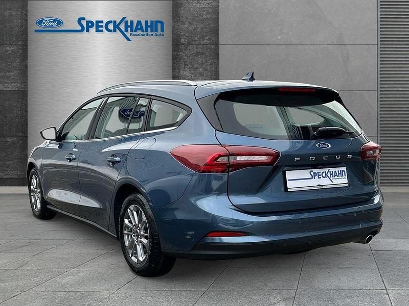 Neu Ford Focus Titanium 116 PS (85 kW) 2026 Blau Limousine