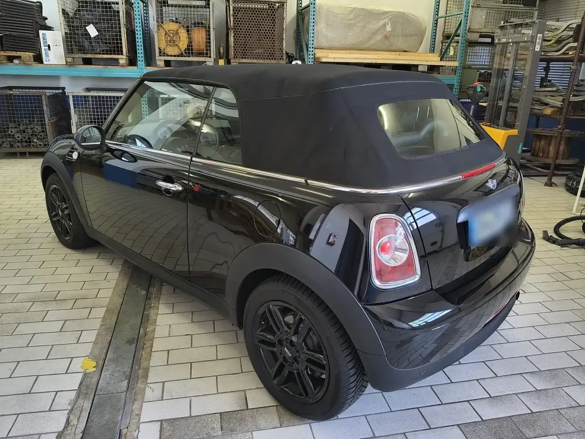 Gebraucht Mini Cooper Cabriolet 106 PS (77 kW) 2014 Schwarz Cabrio