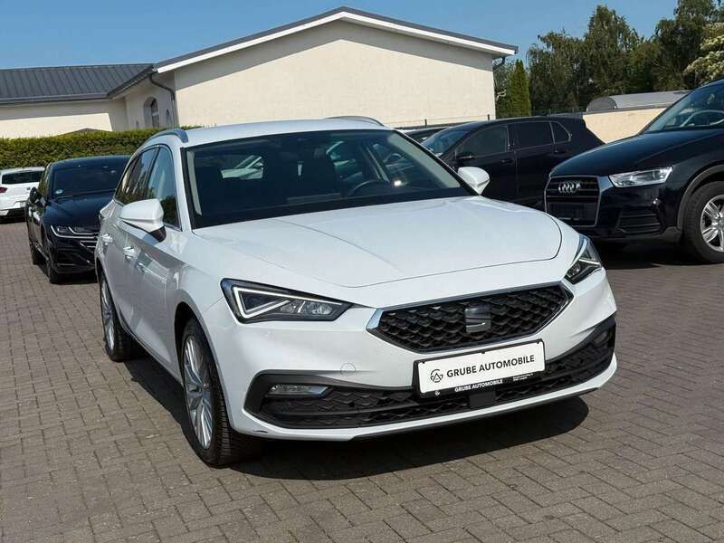 Weiß Gebraucht 2020 Seat Leon XCELLENCE Kombi | 17.990 € (Fairer Preis) - Bild 1/4