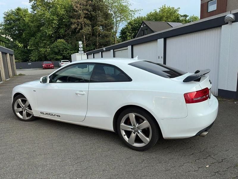 Weiß Gebraucht 2010 Audi A5 S-Line Coupé | 6.900 € (Fairer Preis) - Bild 1/4