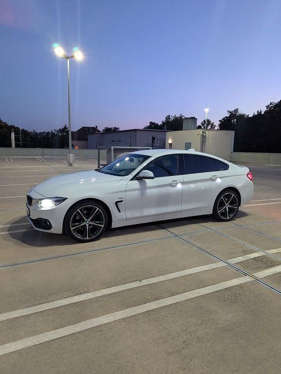 Weiß Gebraucht 2017 BMW 420 Gran Coupé Sport Line Coupé | 21.000 € (Fairer Preis) - Bild 1/4