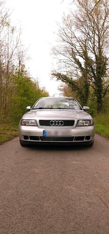 Silber Gebraucht 1997 Audi A4 Design Limousine | 5.099 € - Bild 1/4