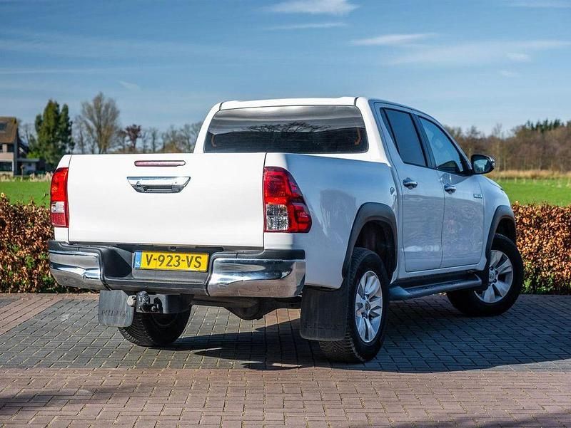 Gebraucht Toyota HiLux 150 PS (110 kW) 2019 Weiß Pickup