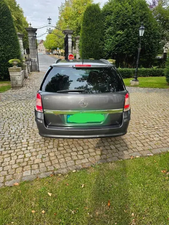 Gebraucht Opel Astra Sport 116 PS (85 kW) 2010 Grau Kombi