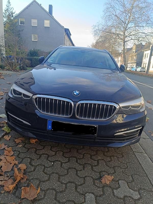 Blau Gebraucht 2019 BMW 520 Kombi | 20.000 € (Superpreis) - Bild 1/4
