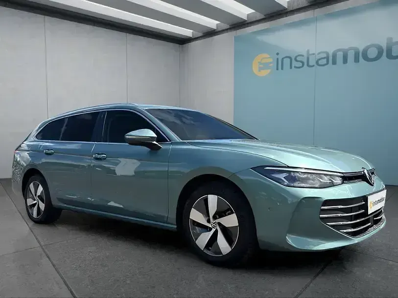 Gebraucht VW Passat 2025 Grün Kombi
