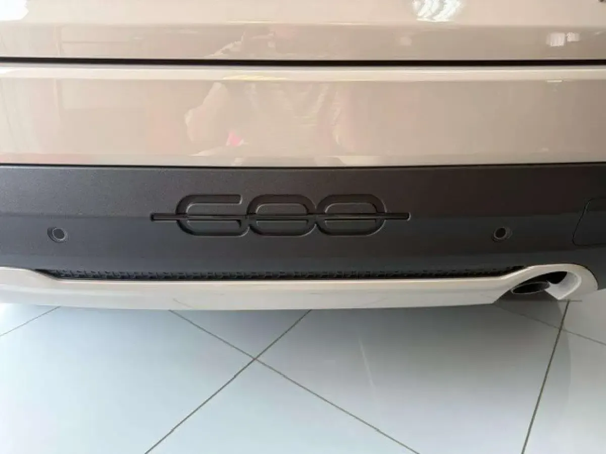 Neu Fiat 600 Icon 101 PS (74 kW) 2026 Cappuchino SUV