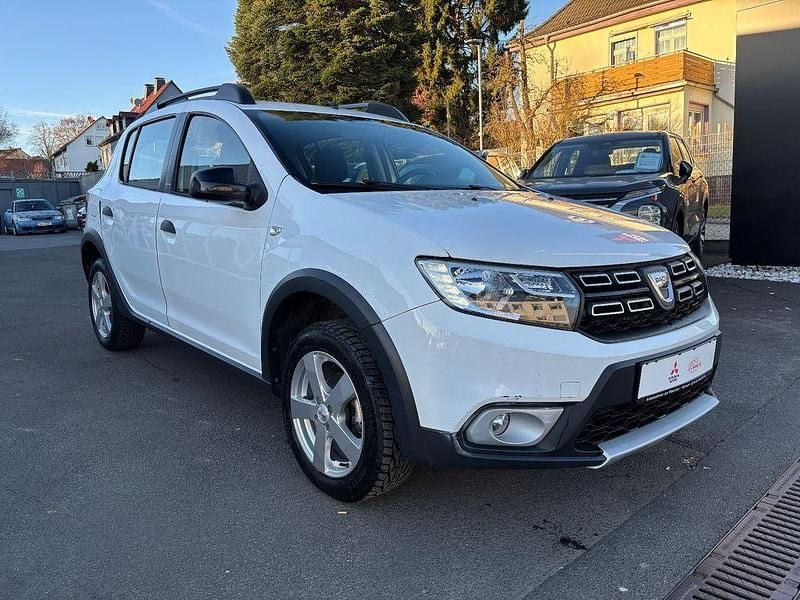Gebraucht Dacia Sandero Celebration 90 PS (66 kW) 2018 Weiß SUV