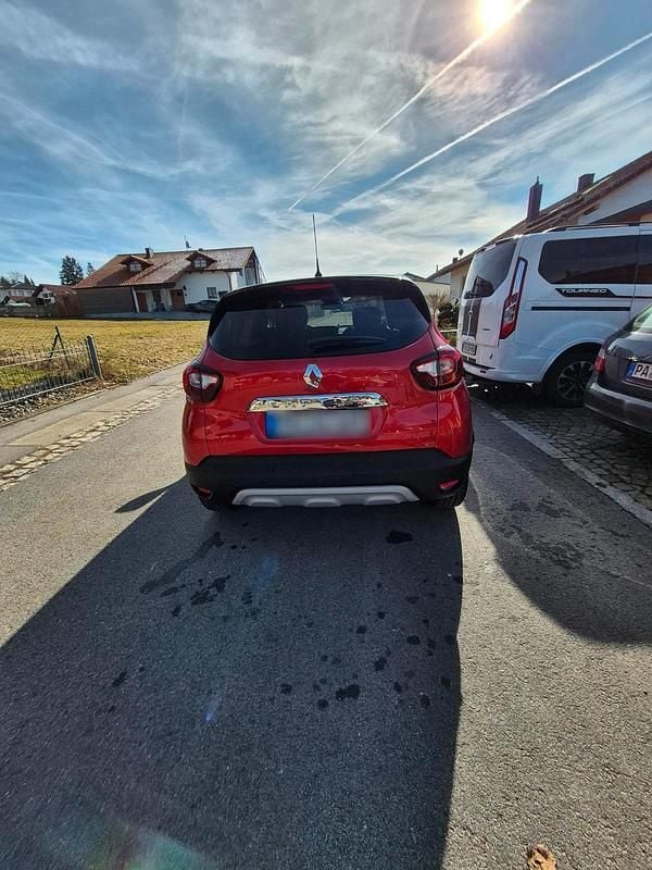 Gebraucht Renault Captur 150 PS (110 kW) 2019 Rot SUV