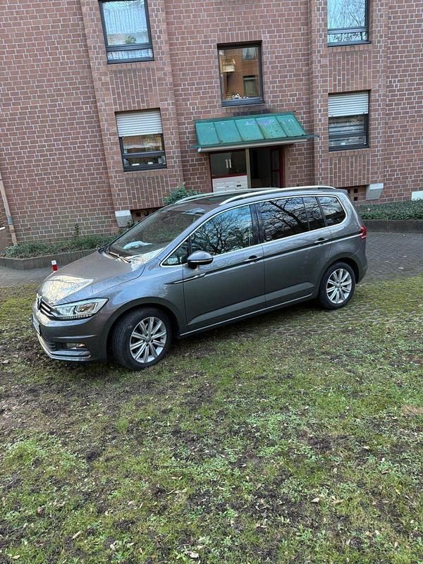 Gebraucht VW Touran Highline 150 PS (110 kW) 2016 Grau Van / Kleinbus