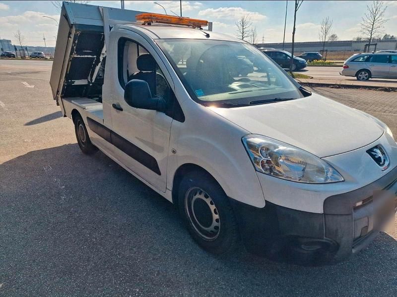 Gebraucht Peugeot Partner 90 PS (66 kW) 2011 Weiß Van / Kleinbus