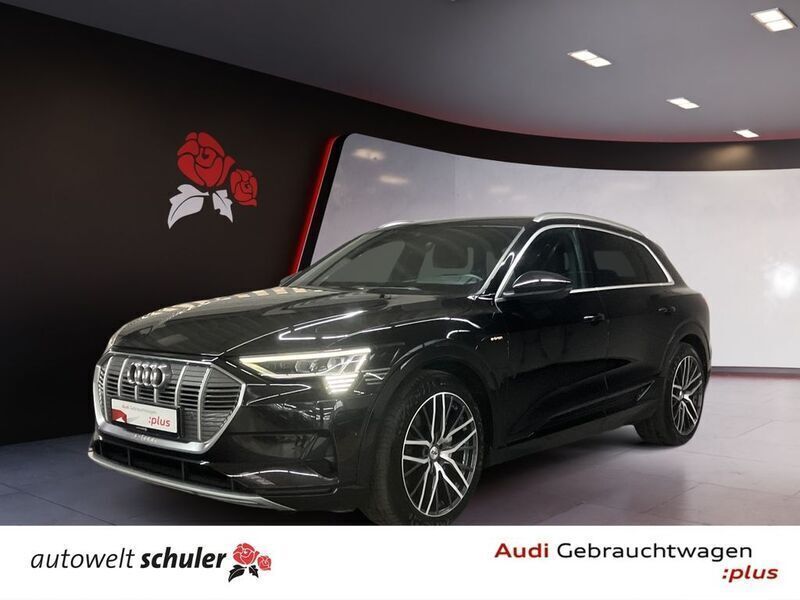 Mythosschwarz metallic (metallic) Gebraucht 2019 Audi e-tron Advanced SUV | 31.500 € (Superpreis) - Bild 1/4