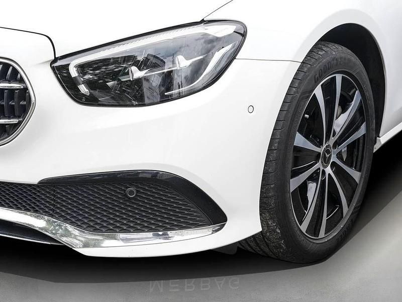 Gebraucht Mercedes E300 Avantgarde 194 PS (142 kW) 2022 Polarweiß Kombi
