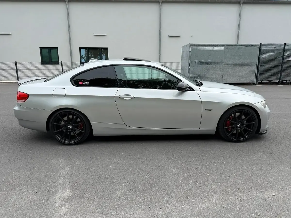 Gebraucht BMW 330 300 PS (220 kW) 2007 Silber Coupé