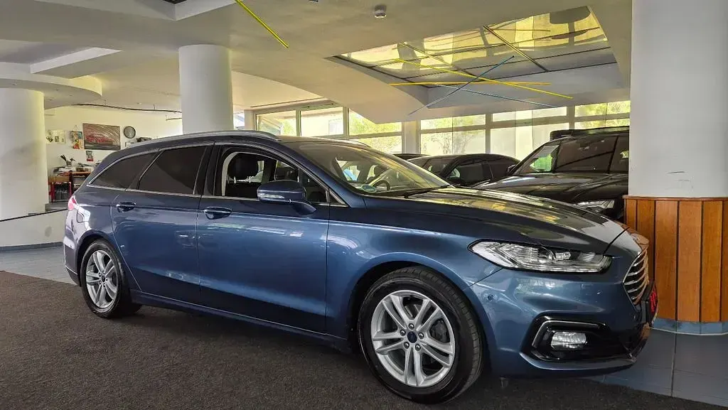 Gebraucht Ford Mondeo Titanium 165 PS (121 kW) 2019 Blau Limousine