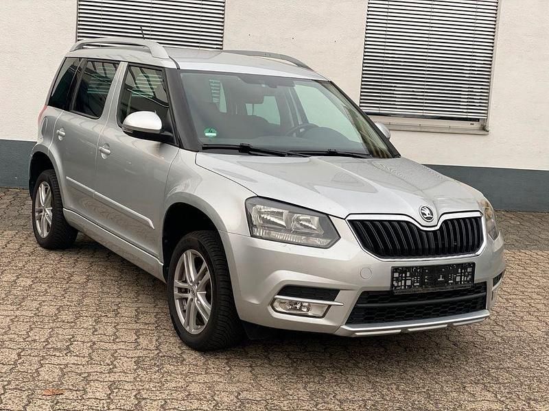 Grau Gebraucht 2016 Skoda Yeti SUV | 13.900 € (Fairer Preis) - Bild 1/4