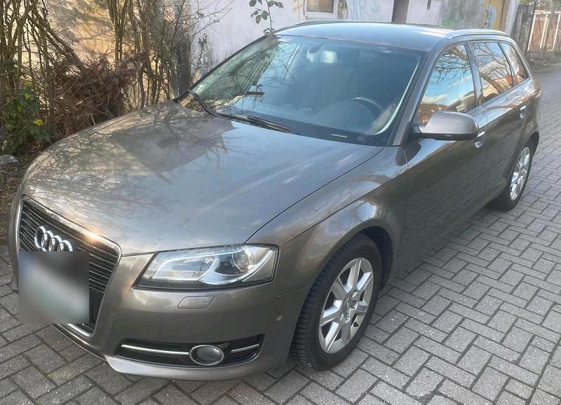 Gebraucht Audi A3 Sport 105 PS (77 kW) 2012 Braun Kleinwagen