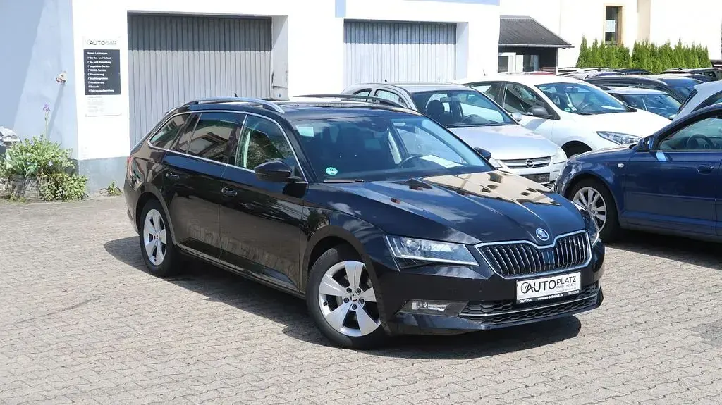 Gebraucht Skoda Superb 190 PS (139 kW) 2018 Schwarz Kombi