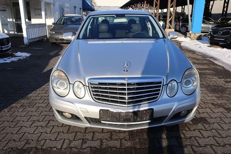 Gebraucht Mercedes E220 Classic 170 PS (125 kW) 2008 Iridiumsilber  metalliclack Limousine