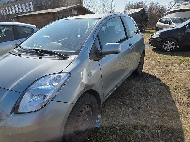 Gebraucht Toyota Yaris Sol 87 PS (63 kW) 2006 Silber Kleinwagen