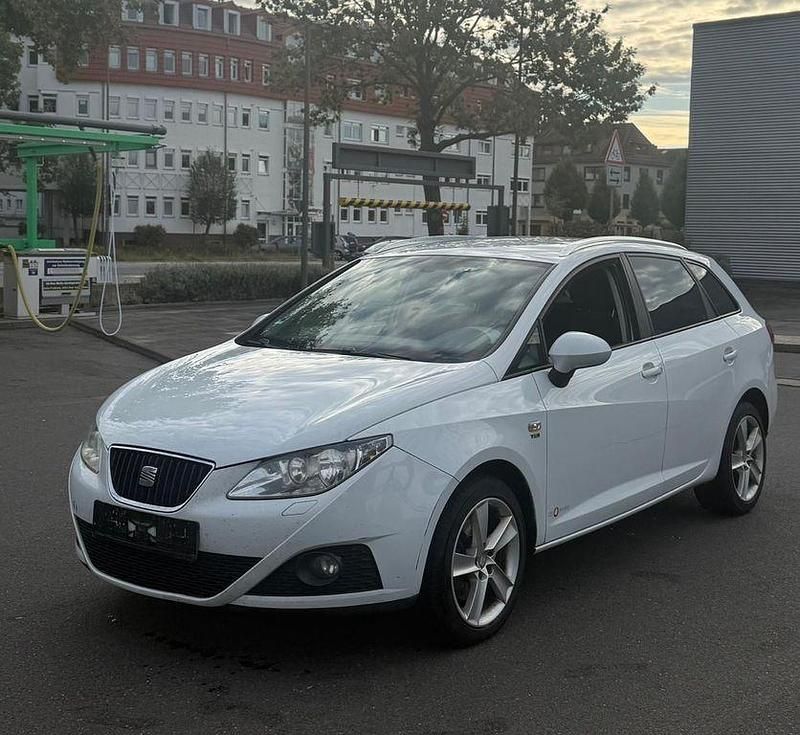 Weiß Gebraucht 2012 Seat Ibiza Limousine | 2.700 € (Superpreis) - Bild 1/4