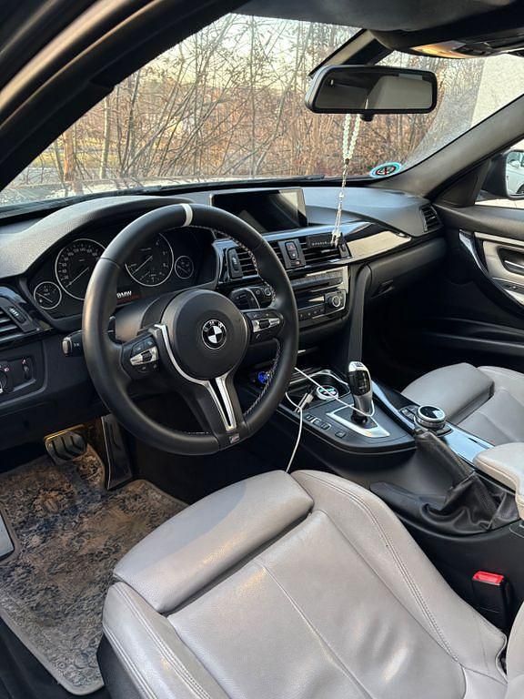 Gebraucht BMW 330 Sport Line 258 PS (189 kW) 2012 Grau Limousine