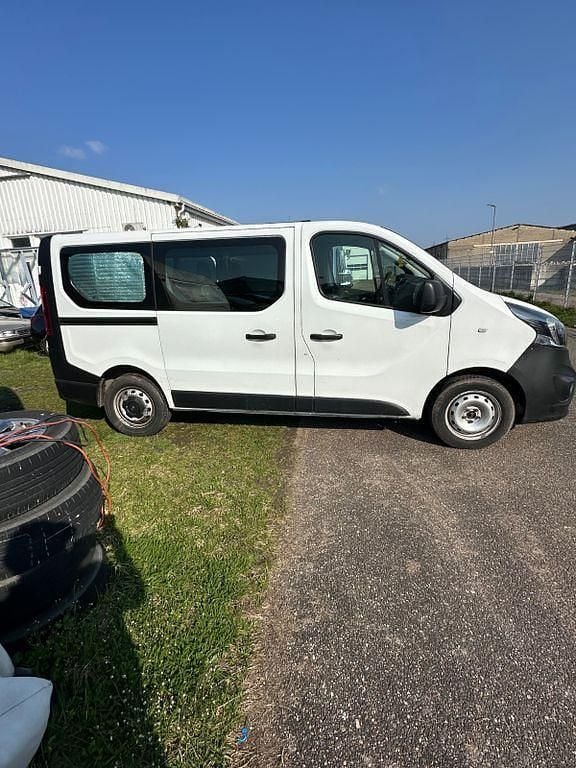 Gebraucht Opel Vivaro 116 PS (85 kW) 2015 Weiß Van / Kleinbus
