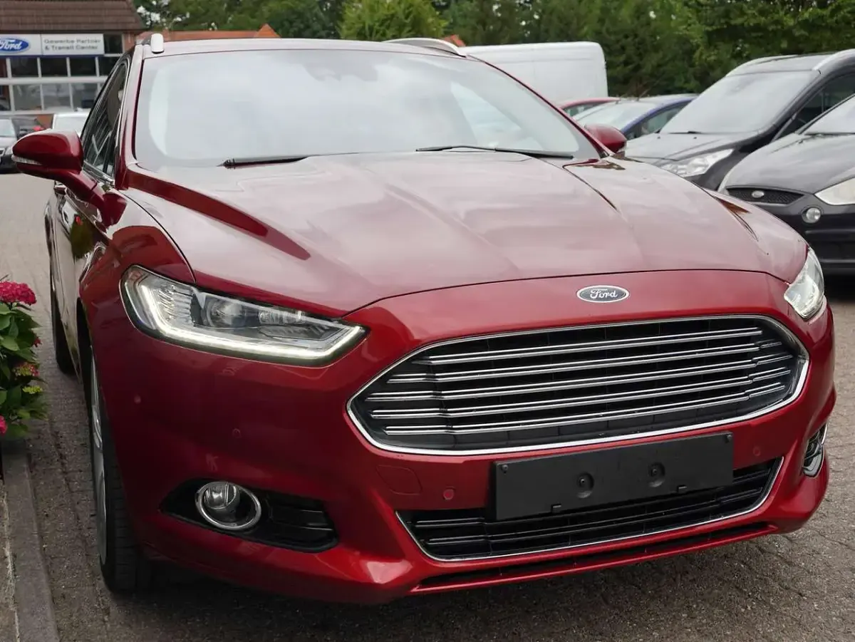 Gebraucht Ford Mondeo Titanium 203 PS (149 kW) 2018 Rubyrot Kombi