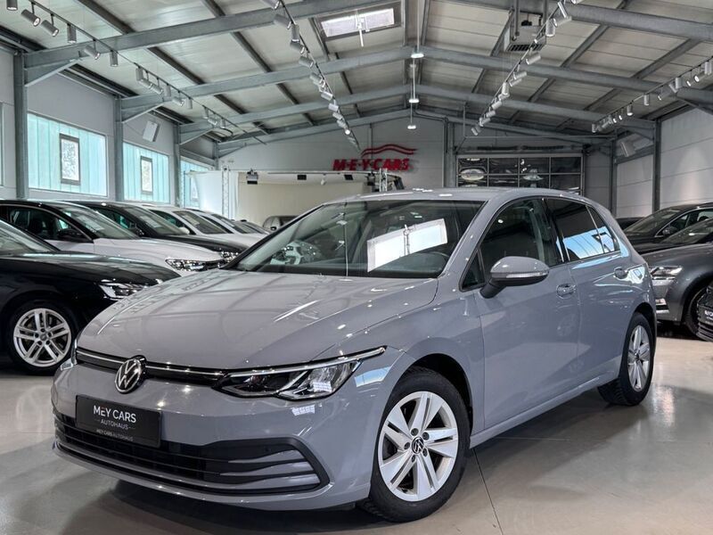 Grau Gebraucht 2020 VW Golf VIII Limousine | 21.580 € (Fairer Preis) - Bild 1/4