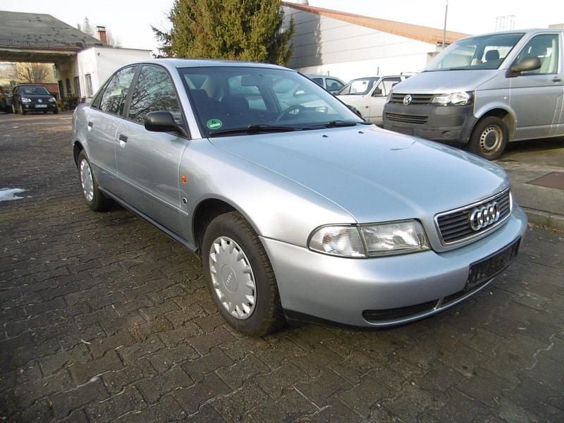Gebraucht Audi A4 Comfort 101 PS (74 kW) 1995 Silber Limousine
