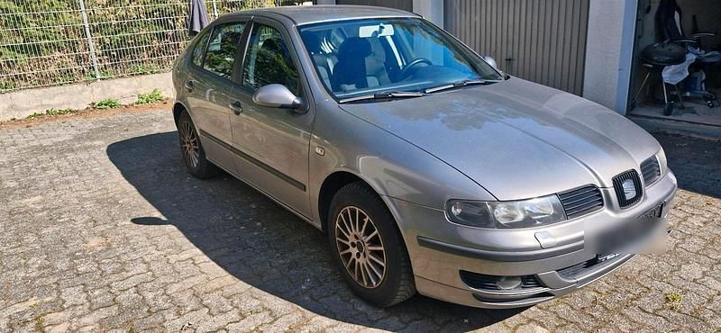 Gold Gebraucht 2005 Seat Leon Limousine | 1.000 € (Guter Preis) - Bild 1/4