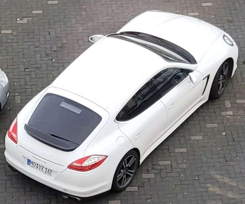 Weiß Gebraucht 2009 Porsche Panamera 4S Limousine | 25.500 € (Superpreis) - Bild 1/4