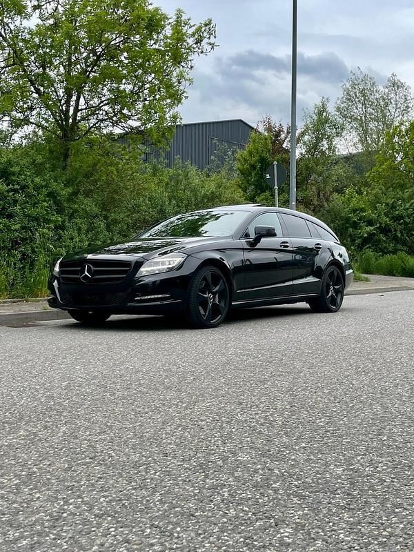 Schwarz Gebraucht 2014 Mercedes CLS350 Kombi | 14.800 € (Guter Preis) - Bild 1/4