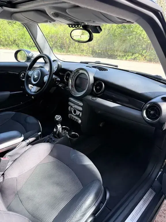 Second-hand Mini Cooper D 109 CP (80 kW) 2009 Negru Hatchback