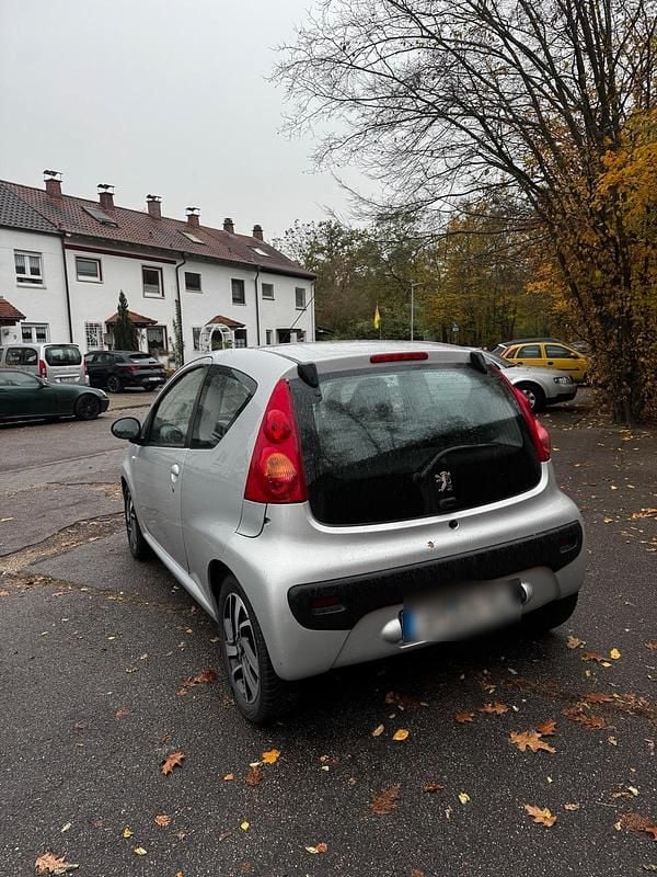 Gebraucht Peugeot 107 68 PS (50 kW) 2007 Silber Kleinwagen